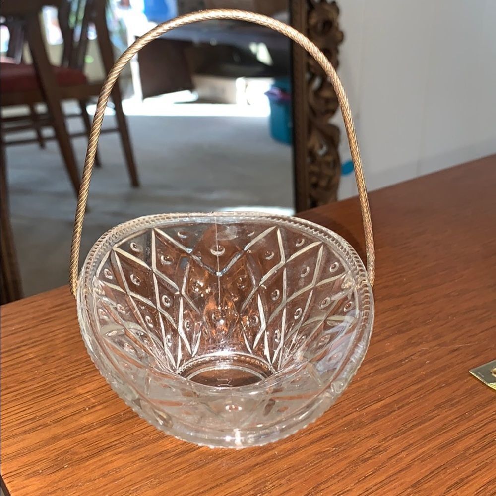 ‎Vintage Avon small  glass basket - Picture 5 of 5
